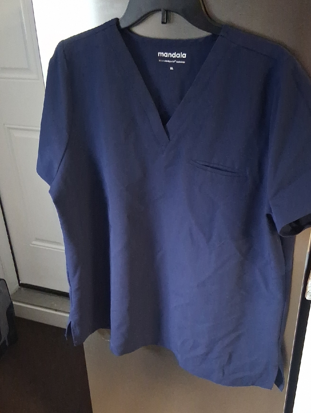 Mandala Women's V-Neck Medical Scrub Top in Navy